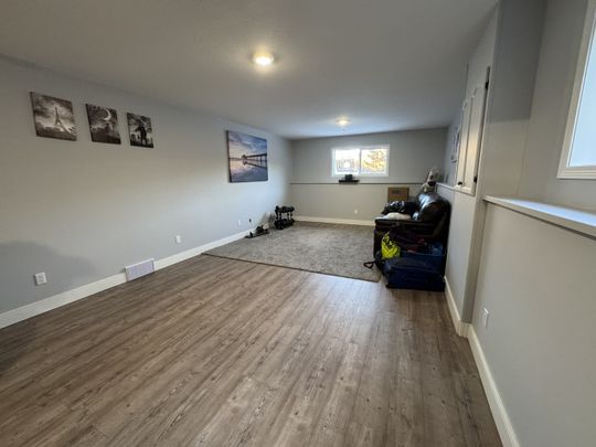 MODERN 4 BEDROOM FULL HOUSE IN BLACKFALDS! - Photo 1