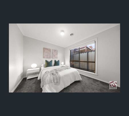1/2 Balmoral Cl, Hillside, Vic 3037 - Photo 5