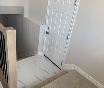 For Lease - 351 Les Emmerson Drive, Barrhaven, Ontario - Photo 3