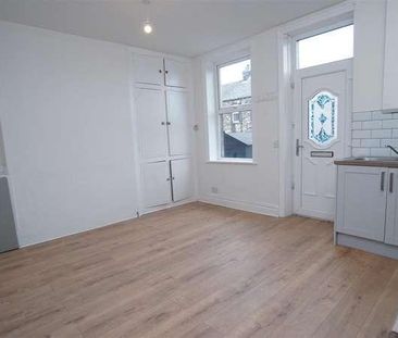 Springville Terrace, Idle, BD10 - Photo 2