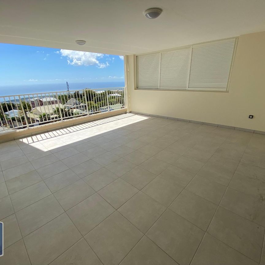 Location Appartement 4 pièces 114m² STE CLOTILDE 97490 - Photo 1