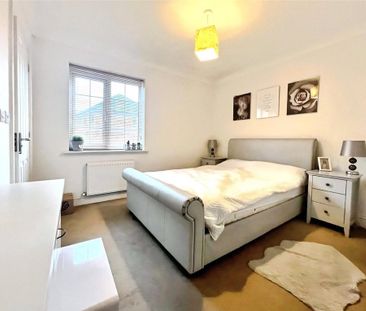3 bedroom semi-detached house to rent - Photo 6