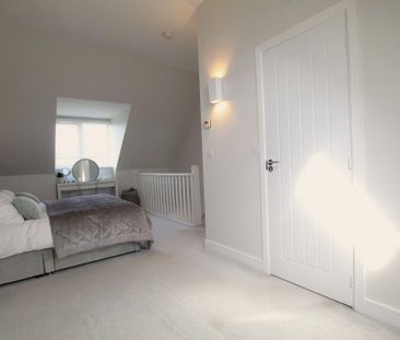 3 bedroom semi-detached house to rent - Photo 5