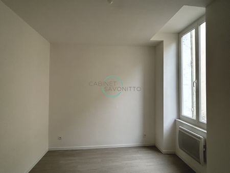 Location Appartement 3 pièces 60m² MARSEILLE 1er - Photo 5