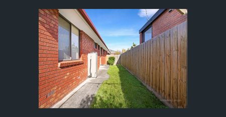 Conveniently located neat & tidy home! - Photo 2