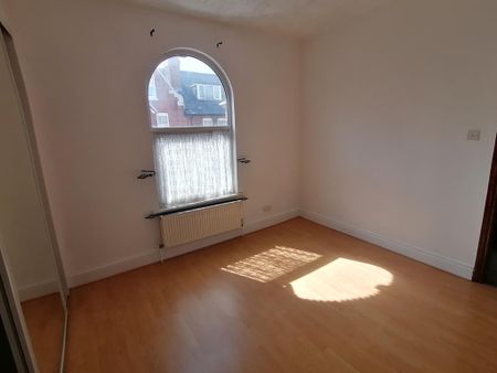 4 bedroom terraced house to rent - Photo 5