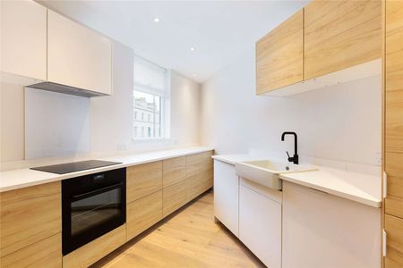 A stylish three bedroom house in central Tunbridge Wells location next to The Pantiles with off street parking - Photo 4