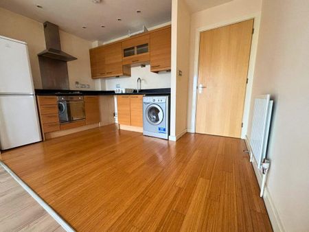 1 bedroom flat to rent - Photo 2