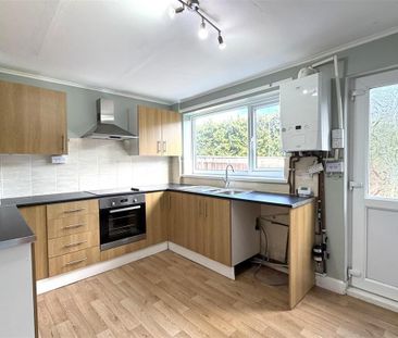 2 bedroom terraced house to rent - Photo 3
