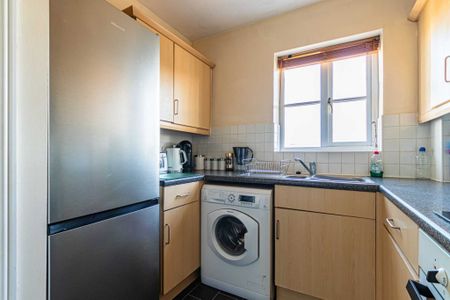 2 bed Flat for rent - Photo 5