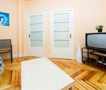 Single Bed in 10 rooms for rent near Callao in the Madrid city center - Photo 1