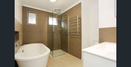 Immaculate Family Home in Quiet Court Location - Photo 4