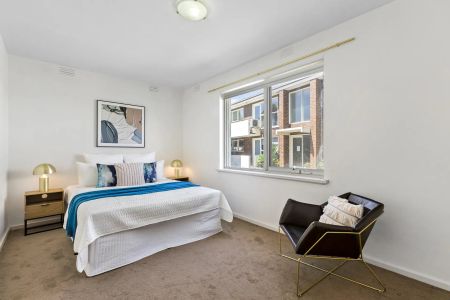 Unit 1/87 Studley Park Road, - Photo 3