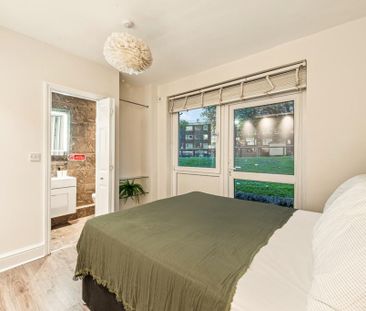 3 bedroom flat to rent - Photo 6