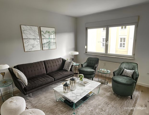 Architektonisch wertvolle kleine 4-Zimmer-Wohnung in Duisburg Wanheimerort - Photo 1