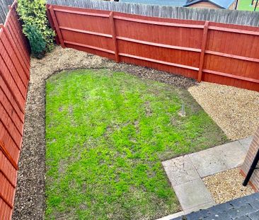 3 bedroom end of terrace house to rent - Photo 3