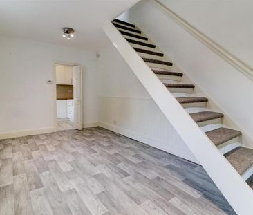 2 bedroom semi-detached house to rent - Photo 2