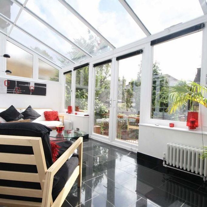 3 bedroom flat to rent - Photo 1