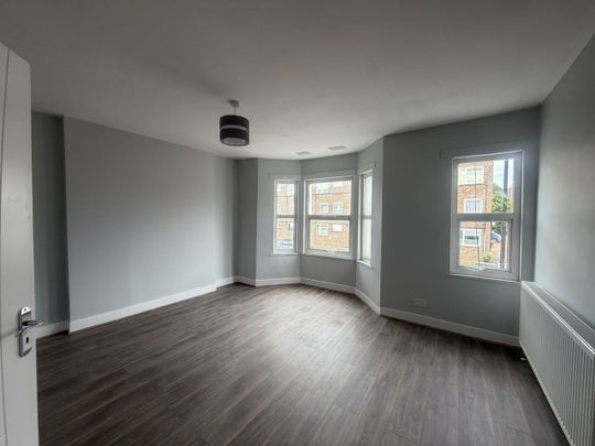 3 Bed Detached House, Knowles Hill Crescent, SE13 - Photo 1