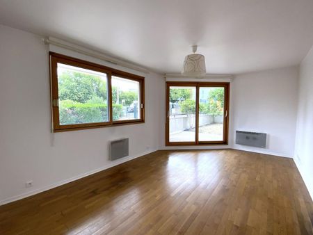 Location Appartement 2 pièces 51m² STE GENEVIEVE DES BOIS 91700 - Photo 3