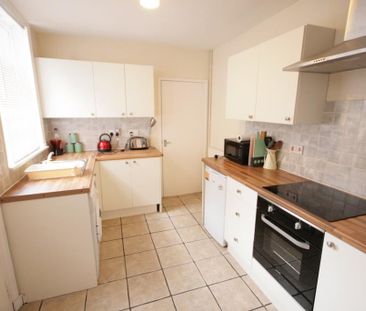 3 bedroom terraced house to rent - Photo 3