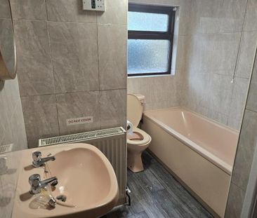 4 Bridge End, Mossley, BT36 5PE - Photo 2