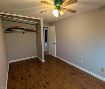 For Lease - 350 Camelot Court Unit# 33, Oshawa, Ontario - Photo 4