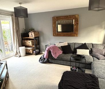 3 bedroom semi-detached house to rent - Photo 5