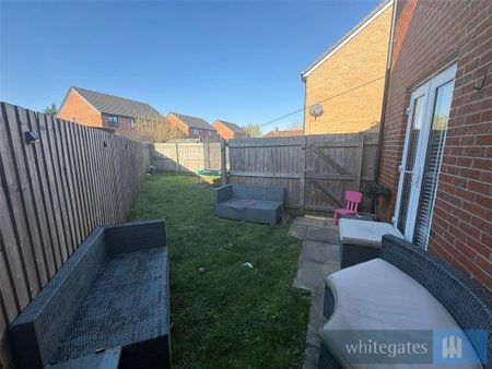 3 bedroom end of terrace house to rent - Photo 4