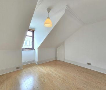 Flat to rent on - Photo 1