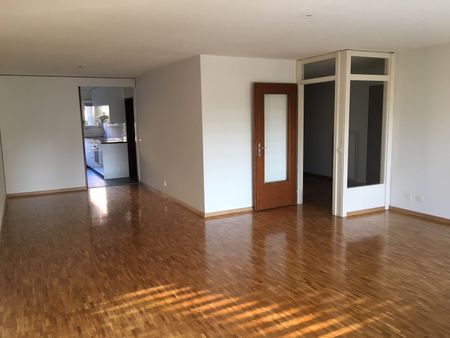 Appartement à Schiffenen de 4.5 pièces au 1er - Photo 3