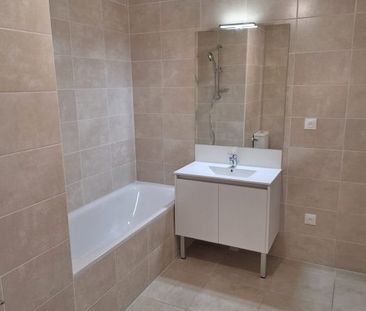 T2 NEUF AVEC TERRASSE ET PARKING - Photo 5