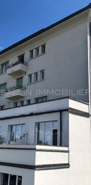 STUDIO IDEALLY LOCATED - Photo 2