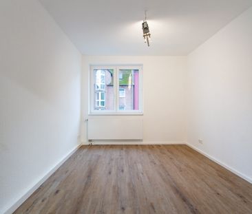 Blömker! Erstbezug nach Sanierung! 2,5-Raum Wohnung mit Küche in Gl... - Foto 2