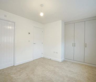 4 bedroom detached house to rent - Photo 5