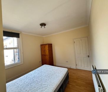 1 bedroom in a flat share to rent - Photo 1