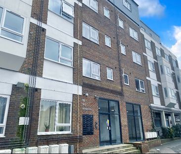 QUEENSWAY, BLETCHLEY - 1 BEDROOM - Photo 2