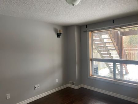 For Lease - 3 Drohan Drive, Guelph, Ontario - Photo 2