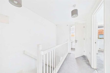 Dedworth Road, Windsor, Berkshire, SL4 - Photo 2