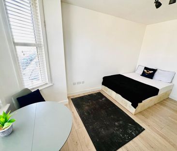 Studio Flat, Meyrick Road, NW10 - Photo 5