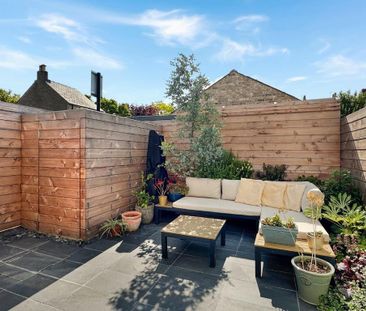 2 bedroom end of terrace house to rent - Photo 1