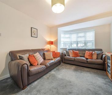 4 bedroom semi-detached house to rent - Photo 2