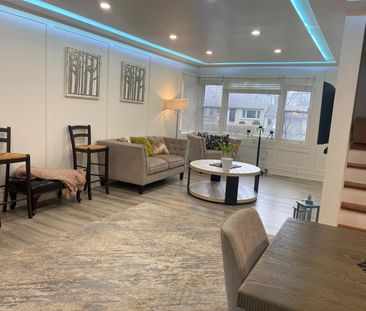 For Lease - 11 Morton Avenue, East Gwillimbury, Ontario - Photo 2