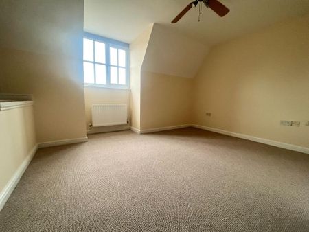 4 bedroom semi-detached house to rent - Photo 3