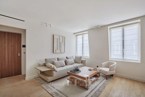 Paris VIIIe - Faubourg Saint-Honoré. - Photo 1