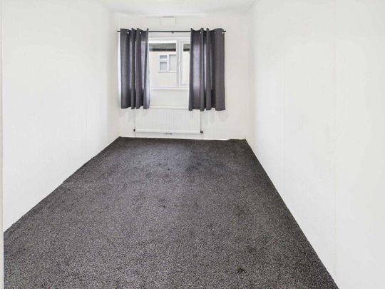 2 bedroom property to rent - Photo 1