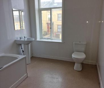 1 bedroom in a house share to rent - Photo 6