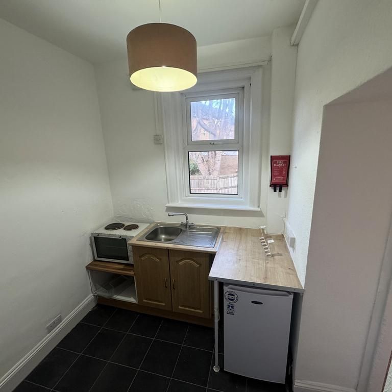 1 bedroom flat to rent - Photo 1