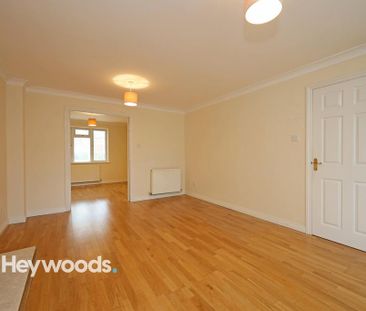 4 bedroom detached house to rent - Photo 2
