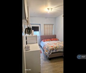 4 bedroom terraced house to rent - Photo 6